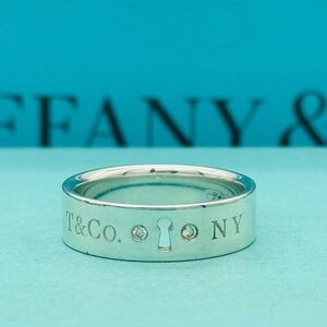 Tiffany & Co. Diamond Keyhole Band Ring Sterling Silver 8.5 EUC